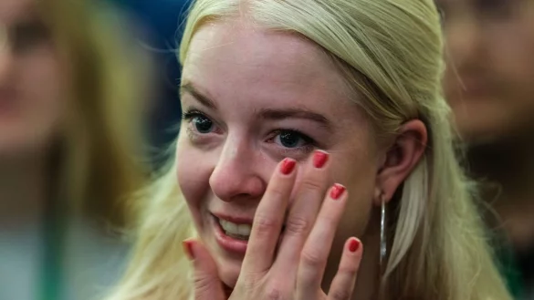 Zum Abschied flossen bei Jette Nietzard Tr&auml;nen. - &copy; Sebastian Willnow/dpa