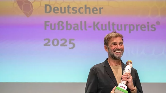 J&uuml;rgen Klopp wurde mit dem Walther-Bensemann-Preis ausgezeichnet. - &copy; Pia Bayer/dpa