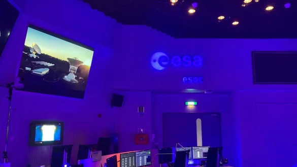 Der neue Erdbeobachtungssatellit soll vom Kontrollzentrum aus gesteuert werden. (Archivbild) - &copy; Oliver Pietschmann/dpa