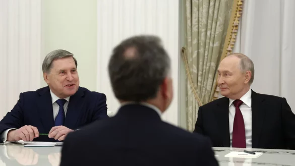 Der Kreml bezeichnete das Treffen mit US-Vertretern als nützliches Gespräch. - © Alexander Kazakov/Sputnik, Kremlin Pool via AP/dpa