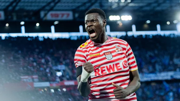 Torsch&uuml;tze zur K&ouml;lner 1:0-F&uuml;hrung: Ragnar Ache - &copy; Rolf Vennenbernd/dpa