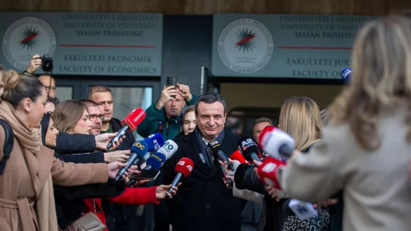 Kosovos Ministerpr&auml;sident Kurti sichert sich bei der Neuwahl in seinem Land ein weiteres Regierungsmandat. - &copy; Visar Kryeziu/AP/dpa