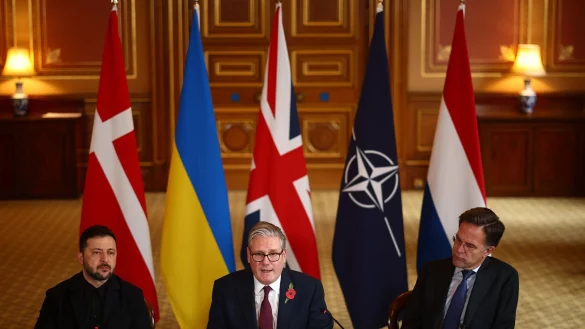 Bei dem Treffen in London ging es auch darum, wie die Ukraine durch den erwarteten schweren Kriegswinter kommen kann. - © Henry Nicholls/Pool AFP/AP/dpa