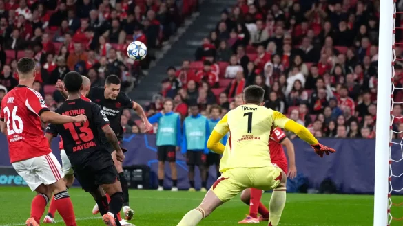 Patrik Schick k&ouml;pft zum 1:0. - &copy; Ana Brigida/AP/dpa