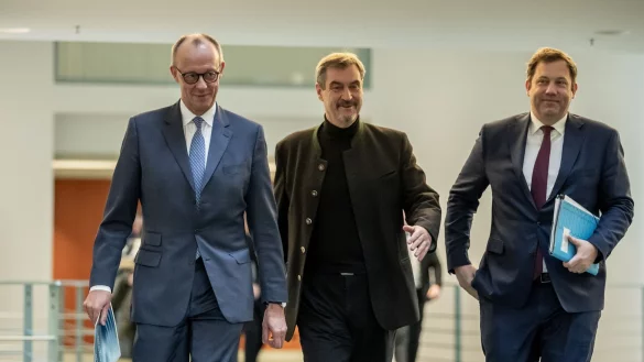 Sie haben vorgelegt, jetzt sind die jungen Abgeordneten der Union am Zug. - © Michael Kappeler/dpa