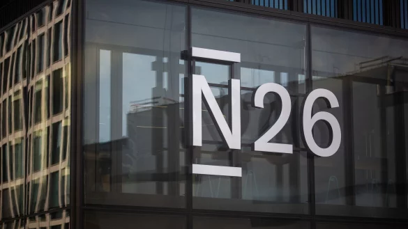 Der Mitbegr&uuml;nder der Digitalbank N26, Maximilian Tayenthal, zieht sich schneller aus dem operativen Gesch&auml;ft zur&uuml;ck als erwartet. (Archivbild) - &copy; Fernando Gutierrez-Juarez/dpa