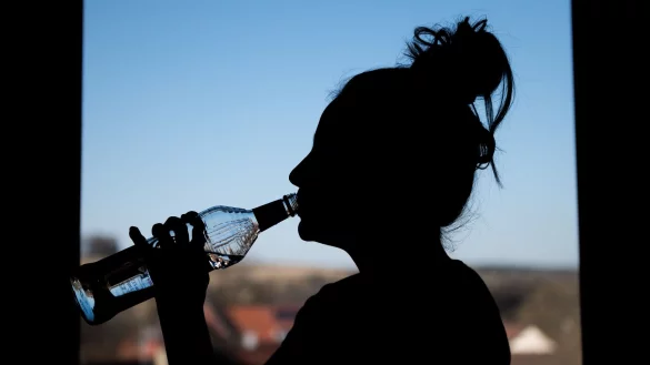 Frauen geh&ouml;ren zu jenen Gruppen, die eher mehr statt weniger trinken. - &copy; Silas Stein/dpa