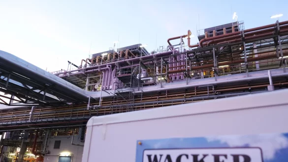 Bei Wacker Chemie ist die Lage unerfreulich. (Symbolbild) - © Sebastian Willnow/dpa