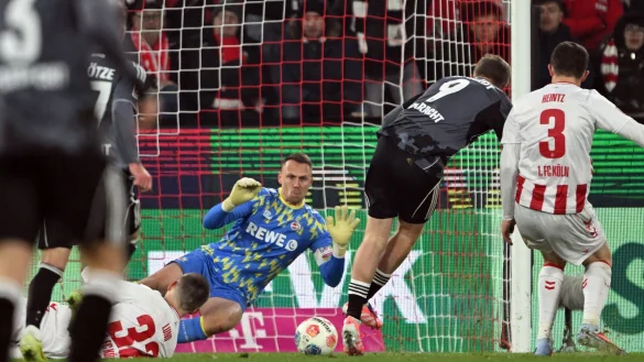 Frankfurts Jonathan Burkardt trifft zum 4:1 - &copy; Federico Gambarini/dpa