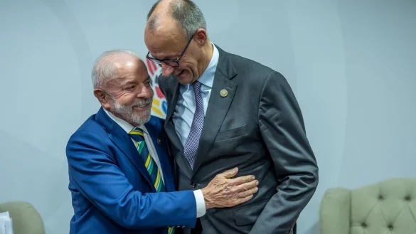 &laquo;Er kam nach Brasilien, aber sein Kopf blieb in Berlin&raquo;, sagt Lula &uuml;ber Merz. - &copy; Michael Kappeler/dpa-pool/dpa