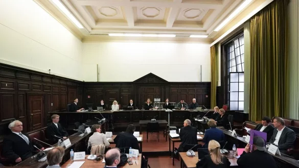 Das Verfahren dreier Angeklagter im Block-Prozess wird nicht abgetrennt. (Archiv) - © Marcus Brandt/dpa Pool/dpa