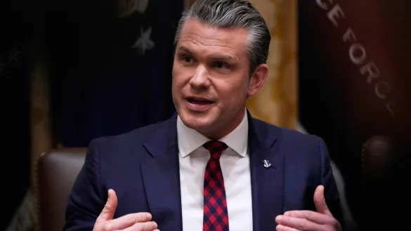 Verteidigungsminister Pete Hegseth bestätigt Tod von US-Soldaten in Syrien - © Julia Demaree Nikhinson/AP/dpa