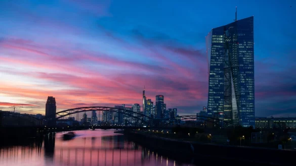 Die EZB hat die Leitzinsen im Euroraum deutlich gesenkt. (Archivbild) - &copy; Boris Roessler/dpa
