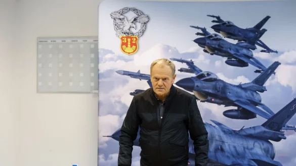 Polens Regierungschef Donald Tusk gab bekannt, dass der Geheimdienst acht mutmaßliche Saboteure gefasst hat. (Archivbild) - © Marian Zubrzycki/PAP/dpa