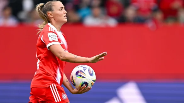 Flach spielen, hoch gewinnen: Bayerns Georgia Stanway. - &copy; Sven Hoppe/dpa