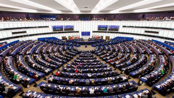 Eine knappe Mehrheit der Abgeordneten stimmte dafür, noch keine finalen Verhandlungen mit den EU-Staaten aufzunehmen. - © Philipp von Ditfurth/dpa