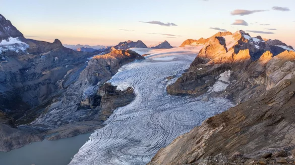 Der Gletscher Claridenfirn im Schweizer Kanton Glarus war im September 2025 komplett schneefrei. - &copy; Matthias Huss/Glamos Gletschermessnetz/Akademie der Naturwissenschaften Schweiz (SCNAT)/dpa
