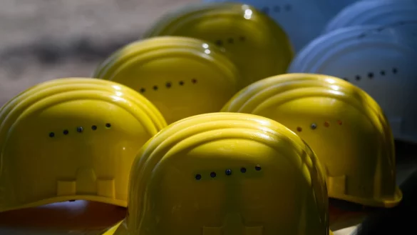 Die Zeitarbeitsfirmen sehen zurzeit besonders unter Druck, wie die Untersuchung von Creditreform zeigt. (Symbolbild) - © Robert Michael/dpa/dpa-tmn