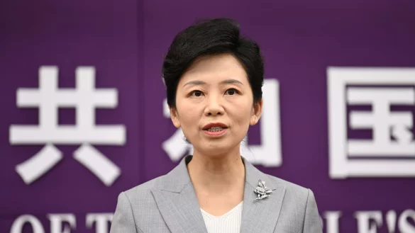 Die Sprecherin von Chinas Handelsministerium äußerte sich zum Handelsstreit. - © Johannes Neudecker/dpa