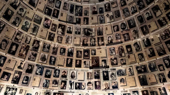 Die Halle der Namen in der Holocaust Gedenkst&auml;tte Yad Vashem. (Archivbild) - &copy; Fabian Sommer/dpa