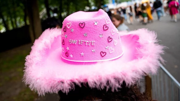 Viele Fans von Taylor Swift haben eine besondere Beziehung zu ihrem Star. (Archivbild) - &copy; Daniel Bockwoldt/dpa