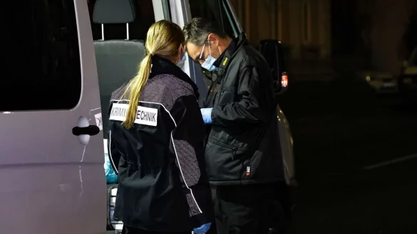 Die Hintergründe des Vorfalls waren zunächst unklar. - © Gianni Gattus/dpa