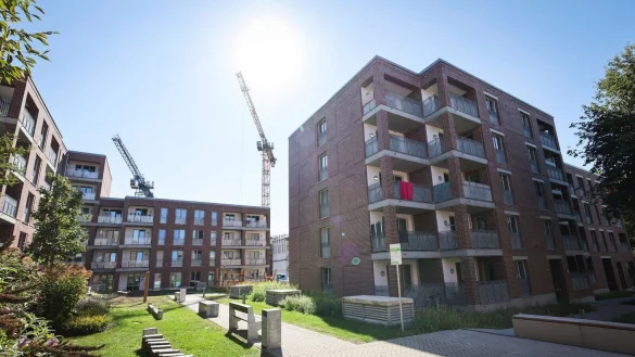 Neubau von Wohnungen in Hamburg: Jetzt soll mehr Tempo in den Bau. (Archivfoto) - © Christian Charisius/dpa