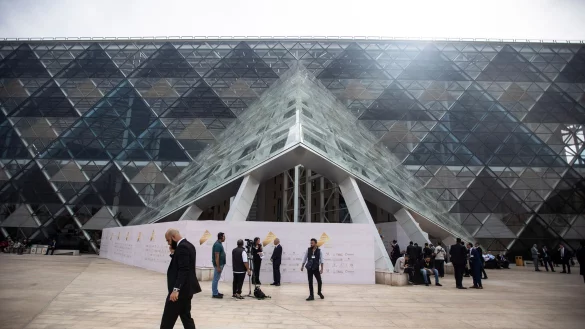 Zur Er&ouml;ffnung sind Staats- und Regierungschefs aus aller Welt angereist. - &copy; Gehad Hamdy/dpa