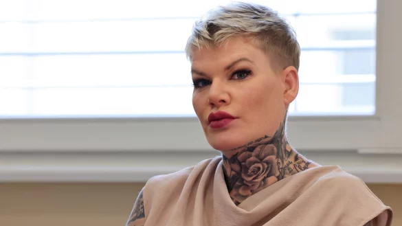 Melanie Müllers Berufungsprozess gegen ein Urteil zum Zeigen des Hitlergrußes beginnt noch vor Weihnachten. (Archivbild) - © Jan Woitas/dpa