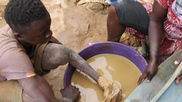Wer von Kinderarbeit profitiert, soll durch das Gesetz zur Rechenschaft gezogen werden k&ouml;nnen. (Symbolbild) - &copy; picture alliance / dpa