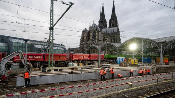 F&uuml;r die Bauarbeiten war der Hauptbahnhof nahezu komplett gesperrt (Archivfoto) - &copy; Henning Kaiser/dpa