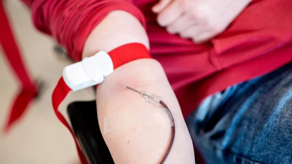 Der Bedarf an Blutspenden bleibt unver&auml;ndert hoch. (Symbolfoto) - &copy; Hauke-Christian Dittrich/dpa