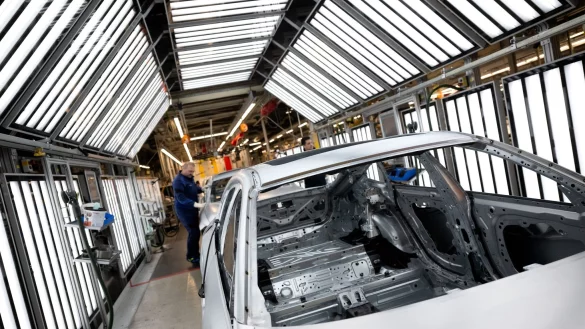 Deutsche Unternehmen haben viele Jobs ins Ausland verlagert, vor allem in die Produktion (Archivbild) - &copy; Sven Hoppe/dpa