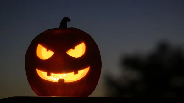 Halloween findet traditionell am 31. Oktober statt. (Archivbild) - © Laurent Gillieron/KEYSTONE/dpa