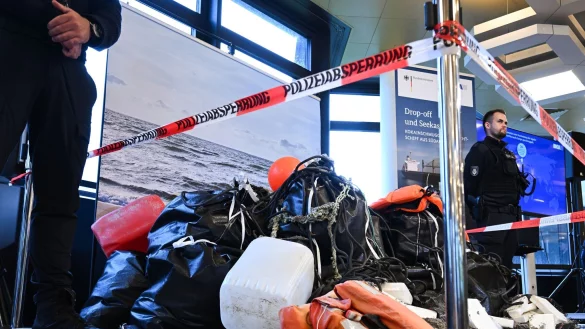 Rund 630 Kilogramm Kokain sind bei einem gescheiterten See-Drogentransport an die Insel Borkum angeschwemmt worden. - © Arne Dedert/dpa