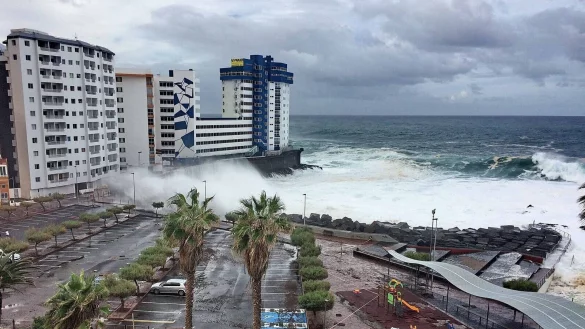 Im Herbst und im Winter ist es auf den Kanaren in Küstennähe nicht immer ungefährlich. (Archivfoto) - © Cedida/Europa Press/dpa