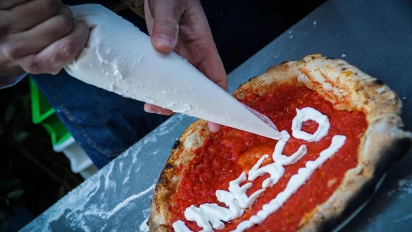 Danke, Unesco - in Italien sind viele Freunde des Essens begeistert. - © picture alliance / Cesare Abbate/ANSA/AP/dpa