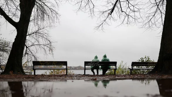 Erstmal ist Schmuddelwetter angesagt. - &copy; Christian Charisius/dpa