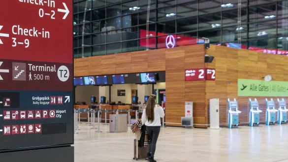 Wegen einer Drohnensichtung wurde der Flugbetrieb am BER zwischenzeitlich eingestellt. - &copy; Carsten Koall/dpa