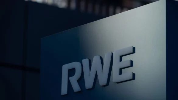 RWE hatte 2022 eine Absichtserkl&auml;rung unterzeichnet. Vorgesehen war, ab 2027 300.000 Tonnen gr&uuml;nes Ammoniak aus Namibia zu beziehen. (Archivbild) - &copy; Rolf Vennenbernd/dpa