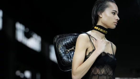 Luxusmodemarken müssen eine EU-Millionenstrafe zahlen. (Symbolbild) - © Luca Bruno/AP/dpa