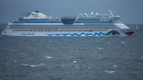Das Kreuzfahrtschiff «Aidadiva» befindet sich derzeit auf Weltreise. (Archivbild) - © Jens Büttner/dpa