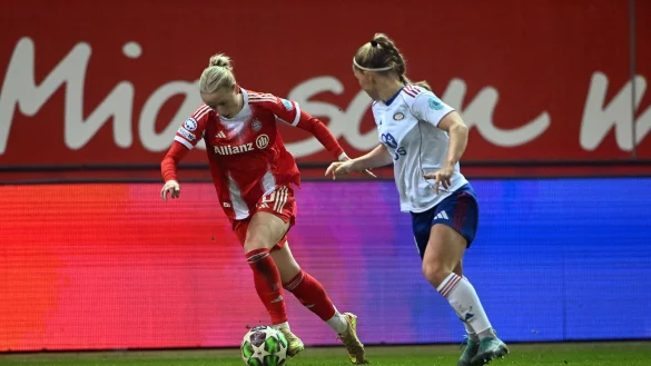 Franziska Kett und die Bayern-Fu&szlig;ballerinnen gewinnen das letzte Spiel des Jahres. (Archivbild) - &copy; Jens Niering/dpa
