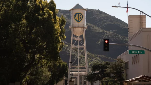 Warner Brothers ist ein Hollywood-Urgestein. (Archivbild) - © Jae C. Hong/AP/dpa
