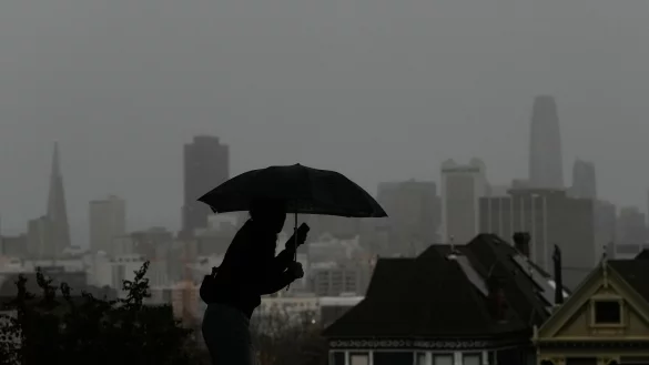 Die US-Beh&ouml;rden warnen vor heftigen Regenf&auml;llen und Sturzfluten. - &copy; Jeff Chiu/AP/dpa