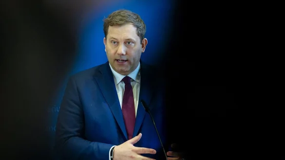 Bundesfinanzminister Lars Klingbeil: &laquo;Unsere Autobauer haben Nachholbedarf.&raquo; - &copy; Kay Nietfeld/dpa