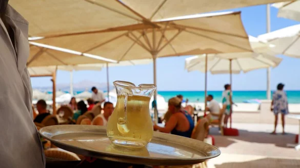 Sonne und Strand: Mallorca ist seit vielen Jahrzehnten ein Besuchermagnet. (Symbolbild) - &copy; Clara Margais/dpa/dpa-tmn