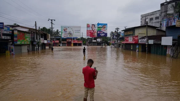 Ein Zyklon hat Sri Lanka schwer verwüstet. - © Eranga Jayawardena/AP/dpa