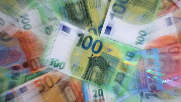 Kreditbanken steigern Neugesch&auml;ft dank steigender Nachfrage von Verbraucherinnen und Verbrauchern nach Finanzierungen. (Symbolbild) - &copy; Karl-Josef Hildenbrand/dpa