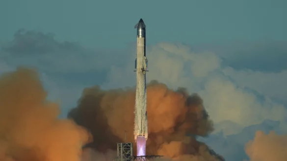 SpaceX soll Investoren einen Börsengang in Aussicht gestellt haben. (Archivbild) - © Eric Gay/AP/dpa